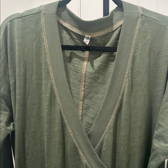 Free People Its a Wrap Jumpsuit Relaxed Fit Onsie Jumper Pants Olive Green Sz XS - Picture 6 of 14